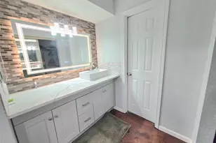 10555 Turtlewood Ct, Houston, TX 77072 - Photo 9