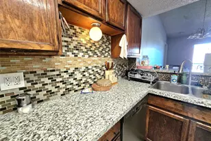 10555 Turtlewood Ct, Houston, TX 77072 - Photo 7