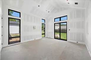 9050 Elizabeth Rd, Houston, TX 77055 - Photo 17