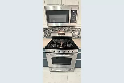 140 S Winterport Circle, The Woodlands, TX 77382 - Photo 13