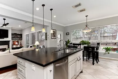 31 Bluff Creek Place, The Woodlands, TX 77382 - Photo 11