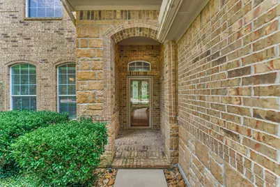 163 N Hawkhurst Circle, The Woodlands, TX 77354 - Photo 5