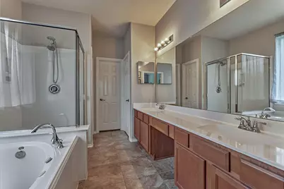 163 N Hawkhurst Circle, The Woodlands, TX 77354 - Photo 23