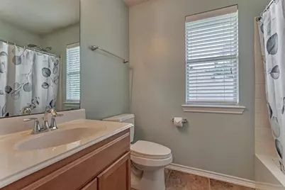 163 N Hawkhurst Circle, The Woodlands, TX 77354 - Photo 29
