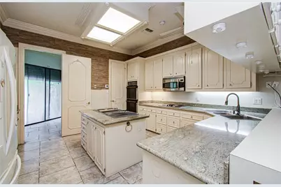 9712 Longmont Drive, Houston, TX 77063 - Photo 9