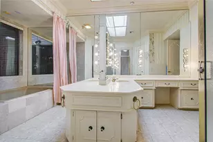 9712 Longmont Dr, Houston, TX 77063 - Photo 33