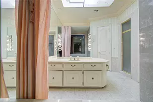 9712 Longmont Dr, Houston, TX 77063 - Photo 35