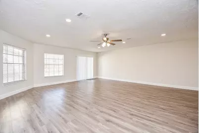 8134 Ivan Reid Drive, Houston, TX 77040 - Photo 17