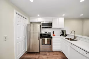 7310 Seawall Blvd, Galveston, TX 77551 - Photo 3