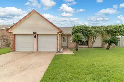 1302 Canyon Springs Drive, La Porte, TX 77571 - Photo 3