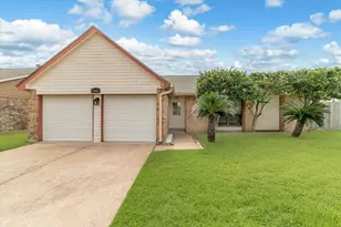 1302 Canyon Springs Dr, La Porte, TX 77571 - Photo 3
