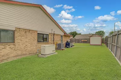1302 Canyon Springs Drive, La Porte, TX 77571 - Photo 31
