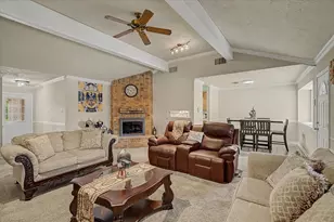 1302 Canyon Springs Dr, La Porte, TX 77571 - Photo 5