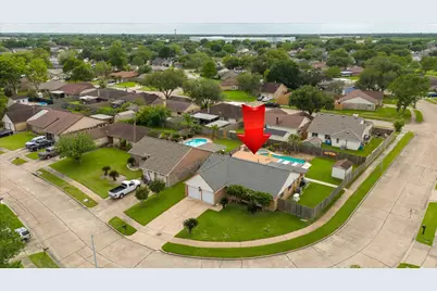 1302 Canyon Springs Drive, La Porte, TX 77571 - Photo 1