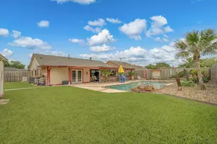 1302 Canyon Springs Dr, La Porte, TX 77571 - Photo 25