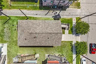 710 35th St, Galveston, TX 77550 - Photo 25