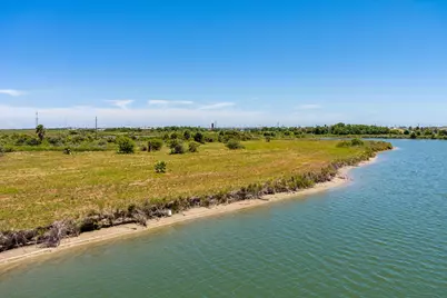 1105 Bobs Road, Crystal Beach, TX 77650 - Photo 5