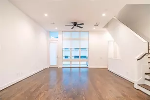 5869 E Post Oak Ln, Houston, TX 77055 - Photo 15