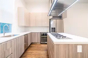 5869 E Post Oak Ln, Houston, TX 77055 - Photo 13