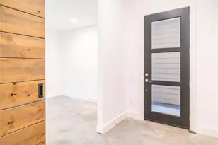 5869 E Post Oak Ln, Houston, TX 77055 - Photo 5