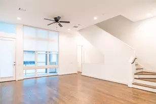 5869 E Post Oak Ln, Houston, TX 77055 - Photo 11