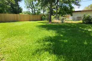 2914 Vance Ave N, Texas City, TX 77590 - Photo 13