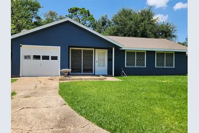 2914 Vance Avenue N, Texas City, TX 77590 - Photo 1