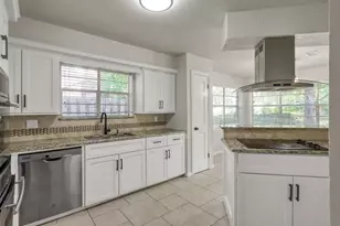 88 April Wind Dr S, Conroe, TX 77356 - Photo 13