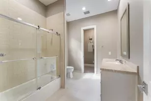 14 Jetty Point Dr, The Woodlands, TX 77380 - Photo 19