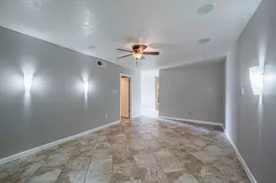 10422 Gulfstream Ln, Sugar Land, TX 77498 - Photo 7