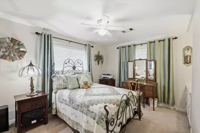 1012 Mimosa Drive, Nederland, TX 77627 - Photo 21