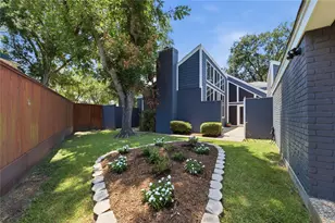 703 Queensmill Ct, Houston, TX 77079 - Photo 37