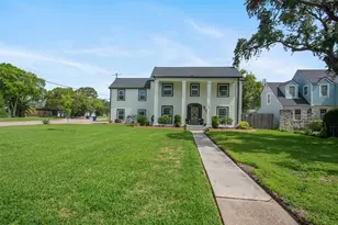 132 13th Ave N, Texas City, TX 77590 - Photo 1