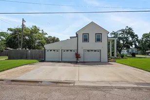 132 13th Ave N, Texas City, TX 77590 - Photo 3