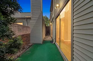 1107 Jackson Blvd, Houston, TX 77006 - Photo 1