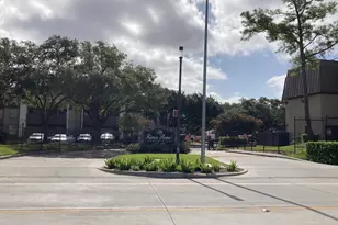 3075 Walnut Bend Ln, Houston, TX 77042 - Photo 25