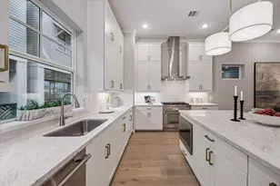 4028 Blossom St, Houston, TX 77007 - Photo 11