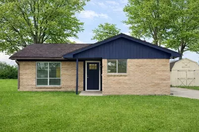 208 Sunset Heights Avenue, Dayton, TX 77535 - Photo 1