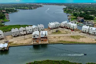 24 Cmdr. Runco Ln, Taylor Lake Village, TX 77586 - Photo 1