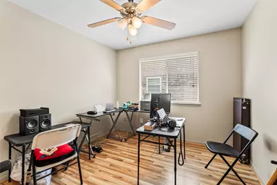 1 E Woodtimber Court, The Woodlands, TX 77381 - Photo 13