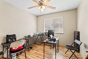 1 E Woodtimber Ct, The Woodlands, TX 77381 - Photo 13
