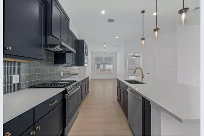 18047 Brennie Bird Lane, Conroe, TX 77302 - Photo 5