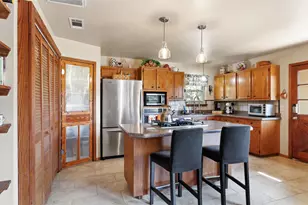 5101 W Zephyr Dr, Alvin, TX 77511 - Photo 9