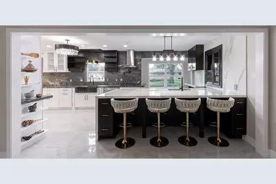 2302 Brooktree Drive, Houston, TX 77008 - Photo 5