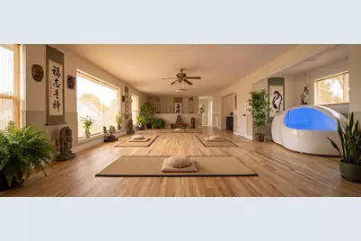 2302 Brooktree Drive, Houston, TX 77008 - Photo 11