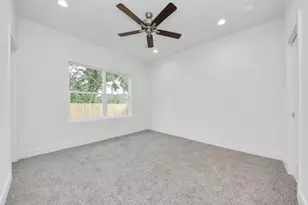 611 E 39th St, Houston, TX 77022 - Photo 17