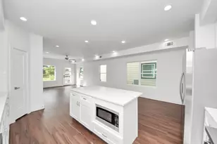 611 E 39th St, Houston, TX 77022 - Photo 13