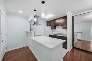 10211 Sugar Branch Dr, Houston, TX 77036 - Photo 13