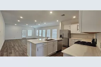 9918 Lockridge Manor Drive, Baytown, TX 77521 - Photo 7