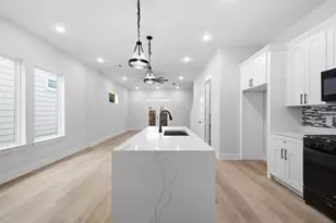 9735 Pelsey St, Houston, TX 77029 - Photo 11